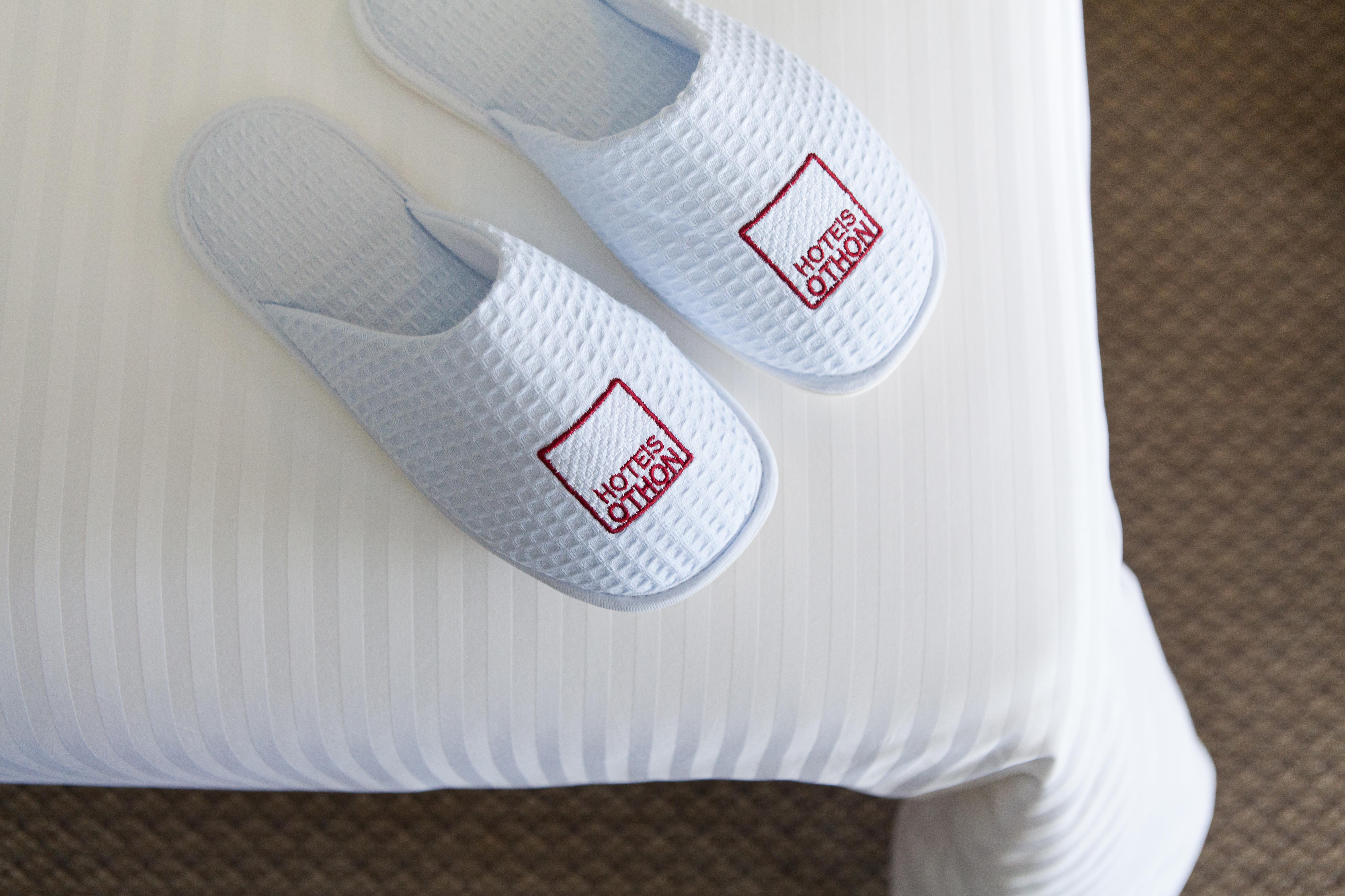 리우 오톤 팰리스 호텔 리오데자네이루 외부 사진 A pair of waffle-knit slippers