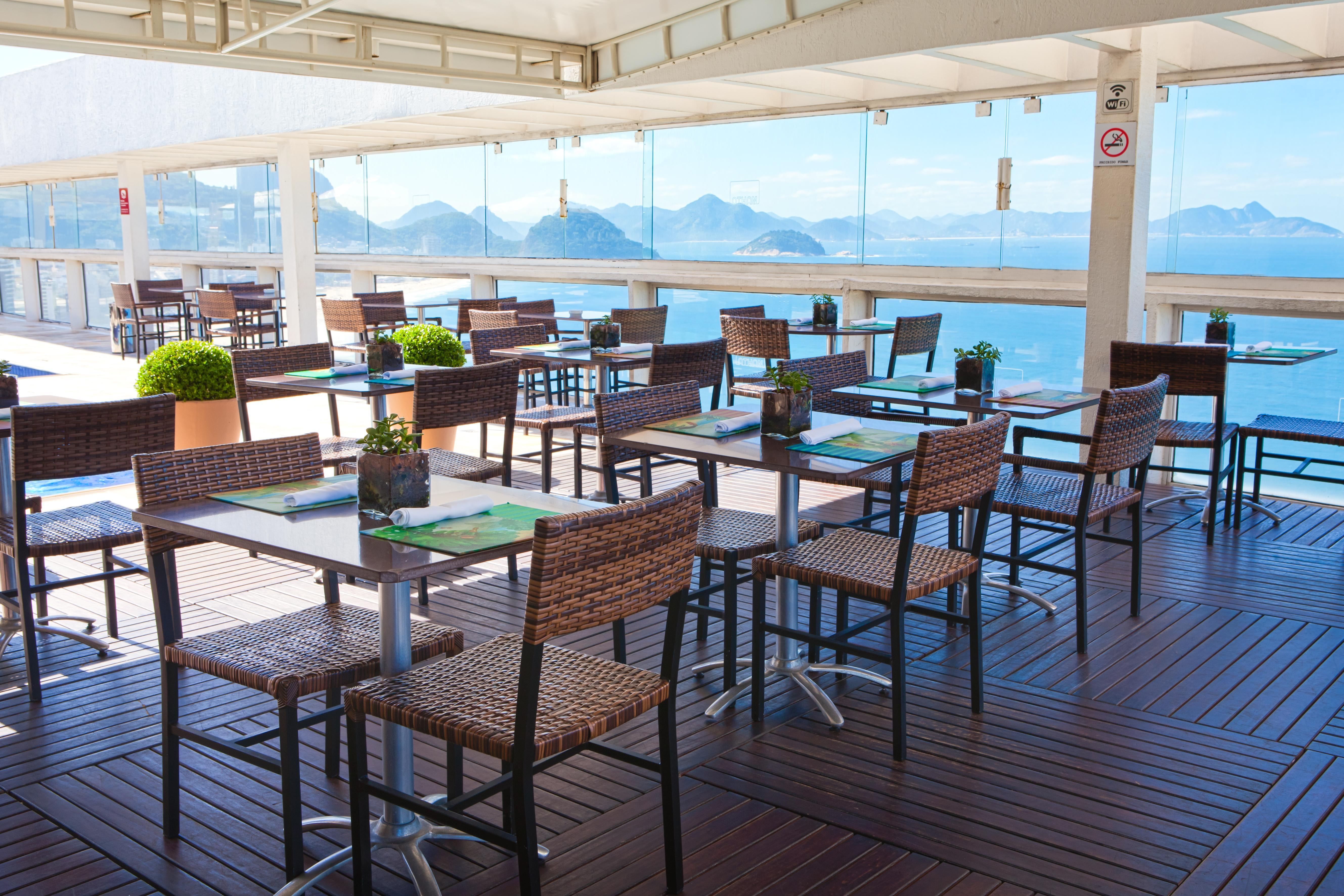 리우 오톤 팰리스 호텔 리오데자네이루 레스토랑 사진 The deck of the hotel
